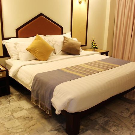 Seeharaj Hotel Уттарадит Экстерьер фото