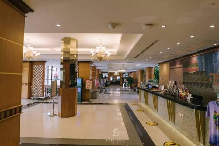 Seeharaj Hotel Уттарадит Экстерьер фото