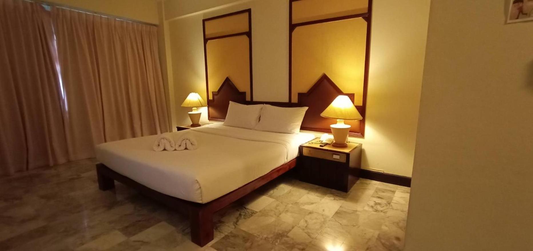 Seeharaj Hotel Уттарадит Экстерьер фото