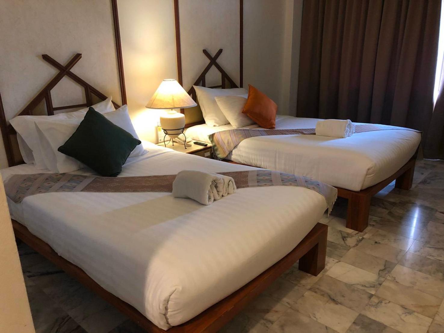 Seeharaj Hotel Уттарадит Экстерьер фото