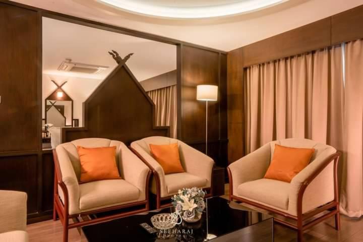 Seeharaj Hotel Уттарадит Экстерьер фото