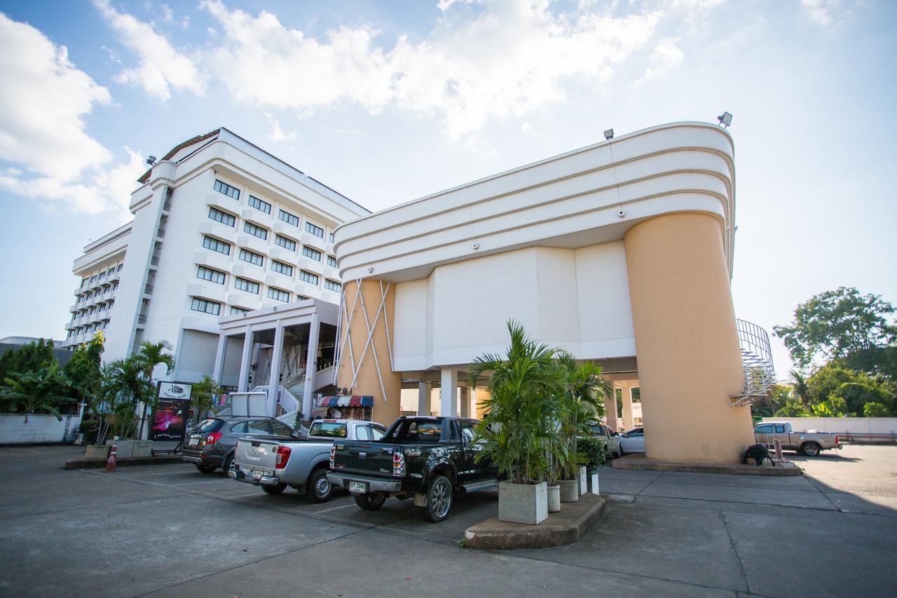 Seeharaj Hotel Уттарадит Экстерьер фото