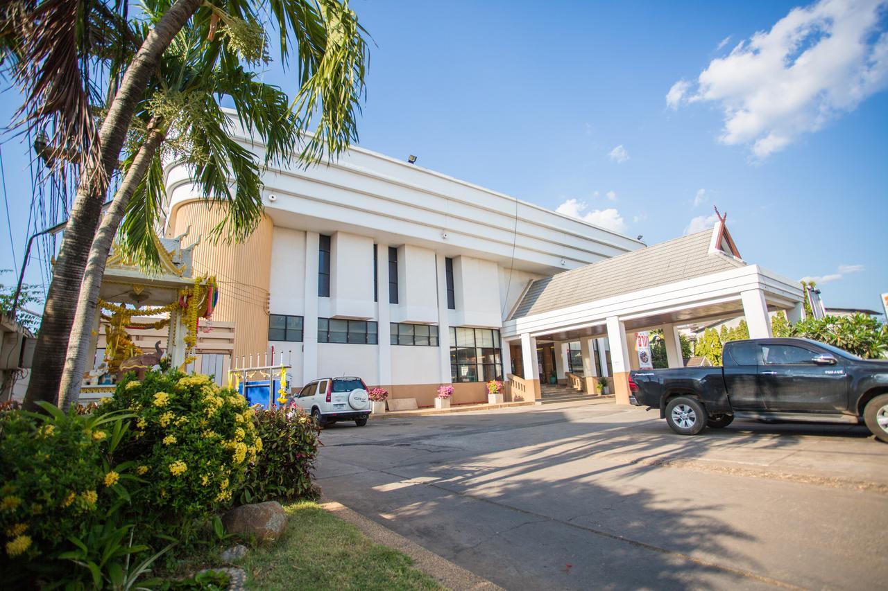 Seeharaj Hotel Уттарадит Экстерьер фото